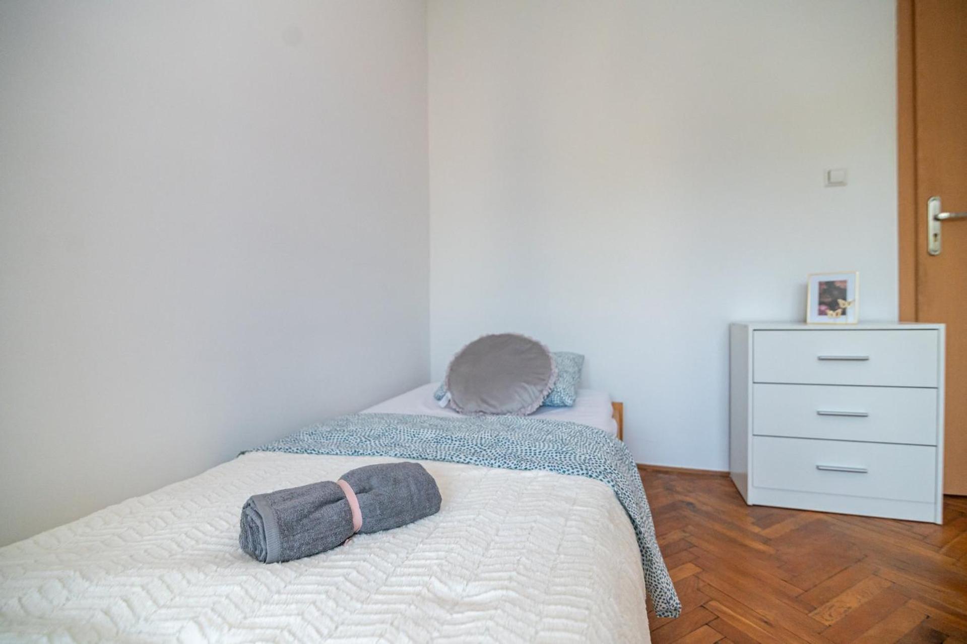 Regem Pokoje Nowogrodzka Warschau Buitenkant foto